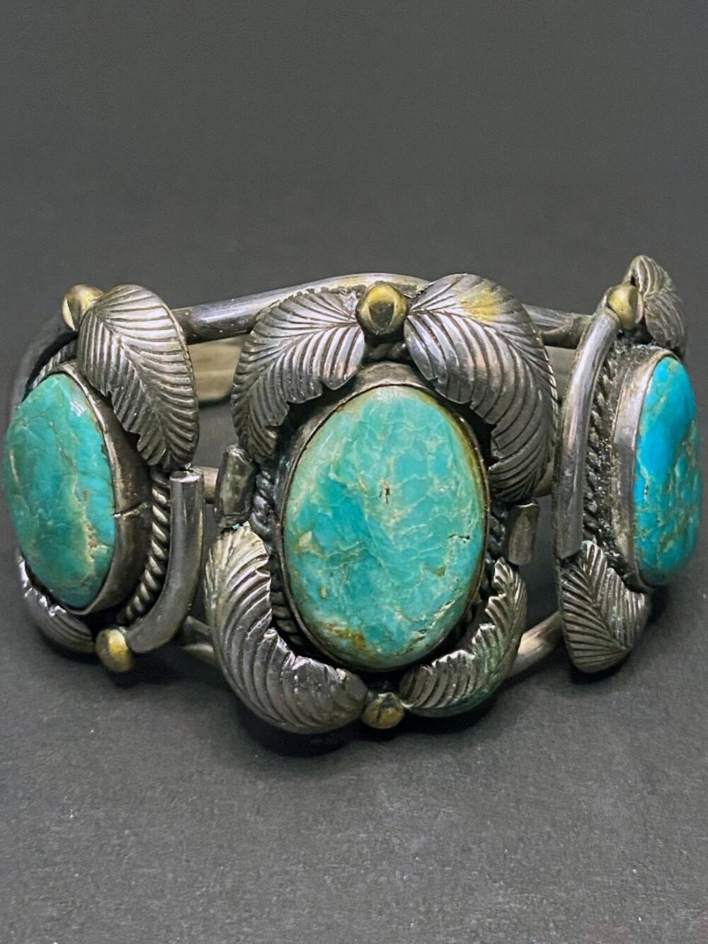 VINTAGE 1960's NATIVE AMERICAN STERLING SILVER TURQUOISE HANDMADE CUFF BRACELET